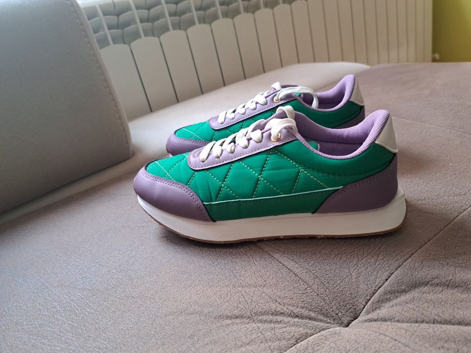 Дамски сникърси Reserved