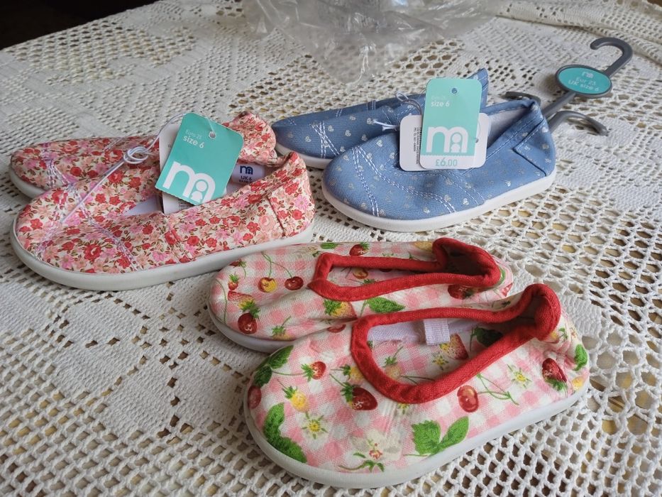 НОВИ детски обувки/ пантофи Mothercare, размер 21.5 и 23