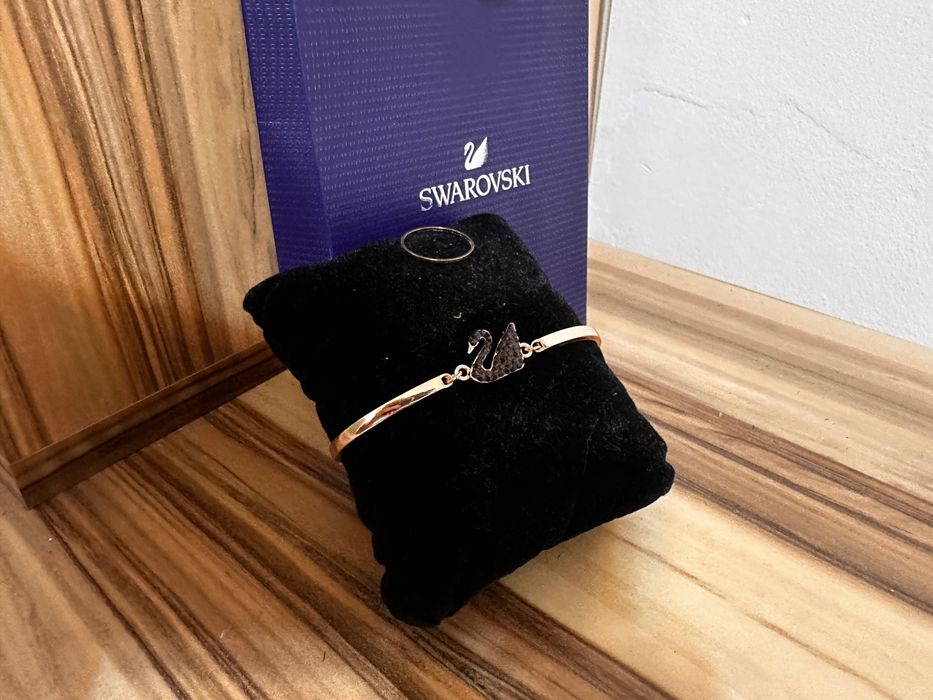 Brățară Swarovski lebădă neagră si gold plus inel subțire cadou