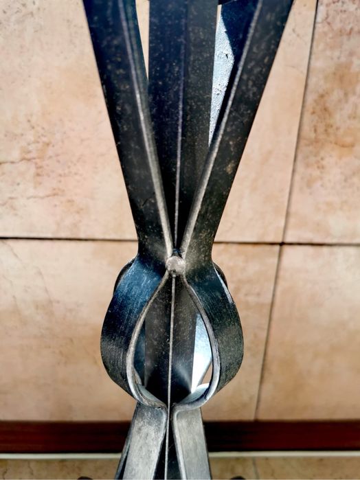 Антикварен Голям масивен свещник ковано желязо