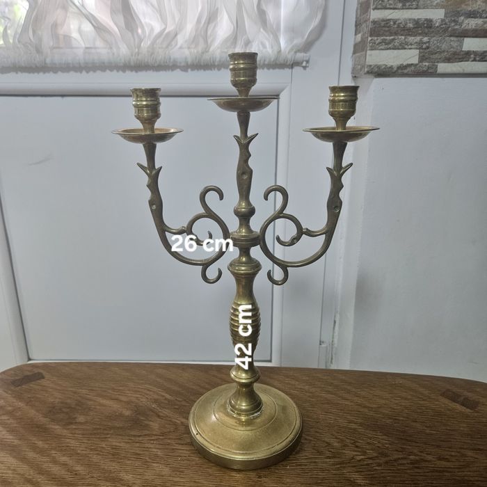 Candelabru cu trei brațe