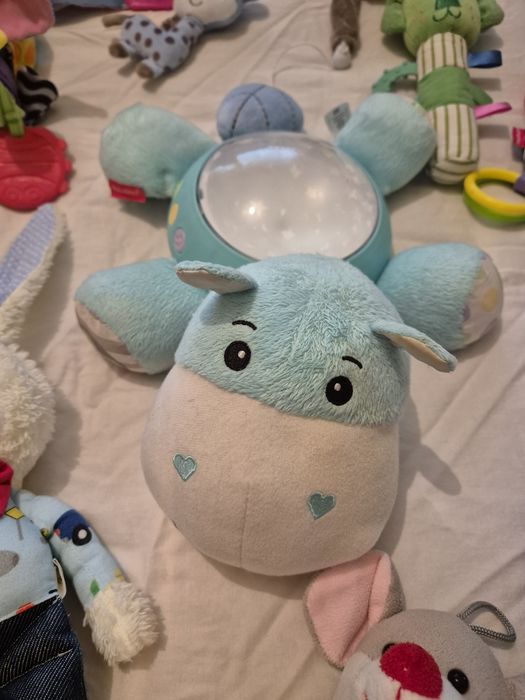 Лот играчки, активна гимнастика, въртележка за кошара и прожектор