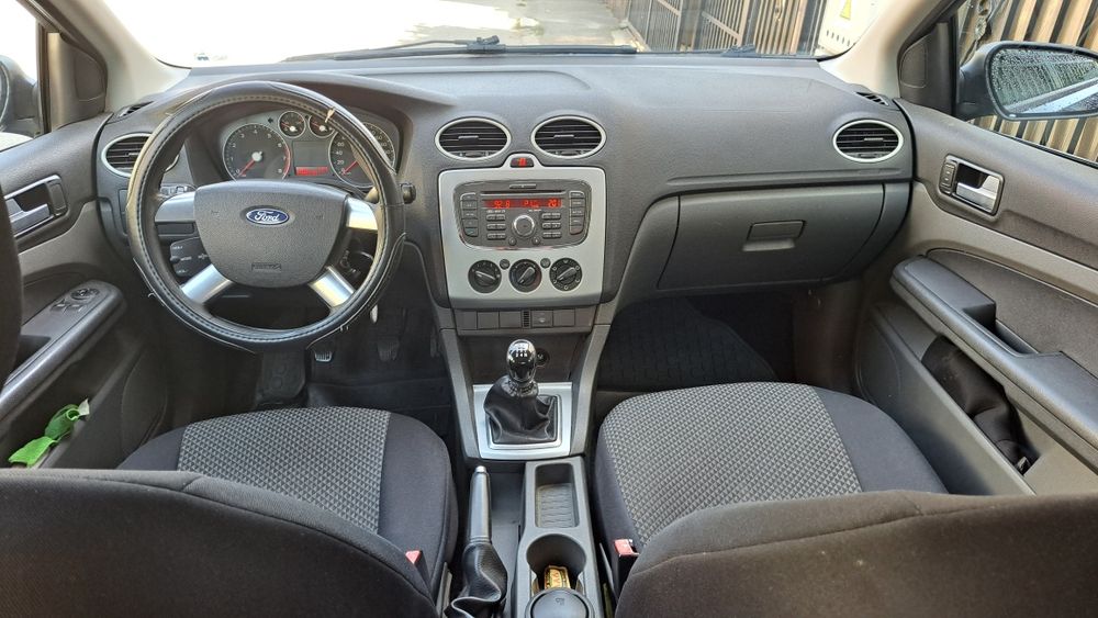Vand ford focus mk2 an 2007/1,4 benzina