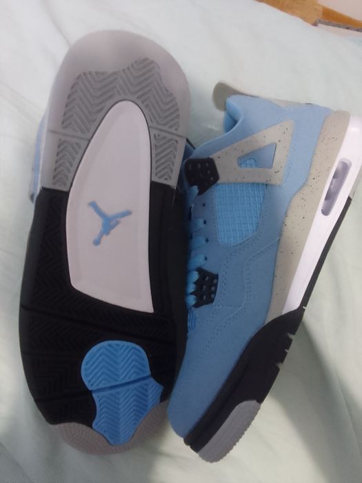 Nike Air  Jordan 4 University blue чисто нови в кутията