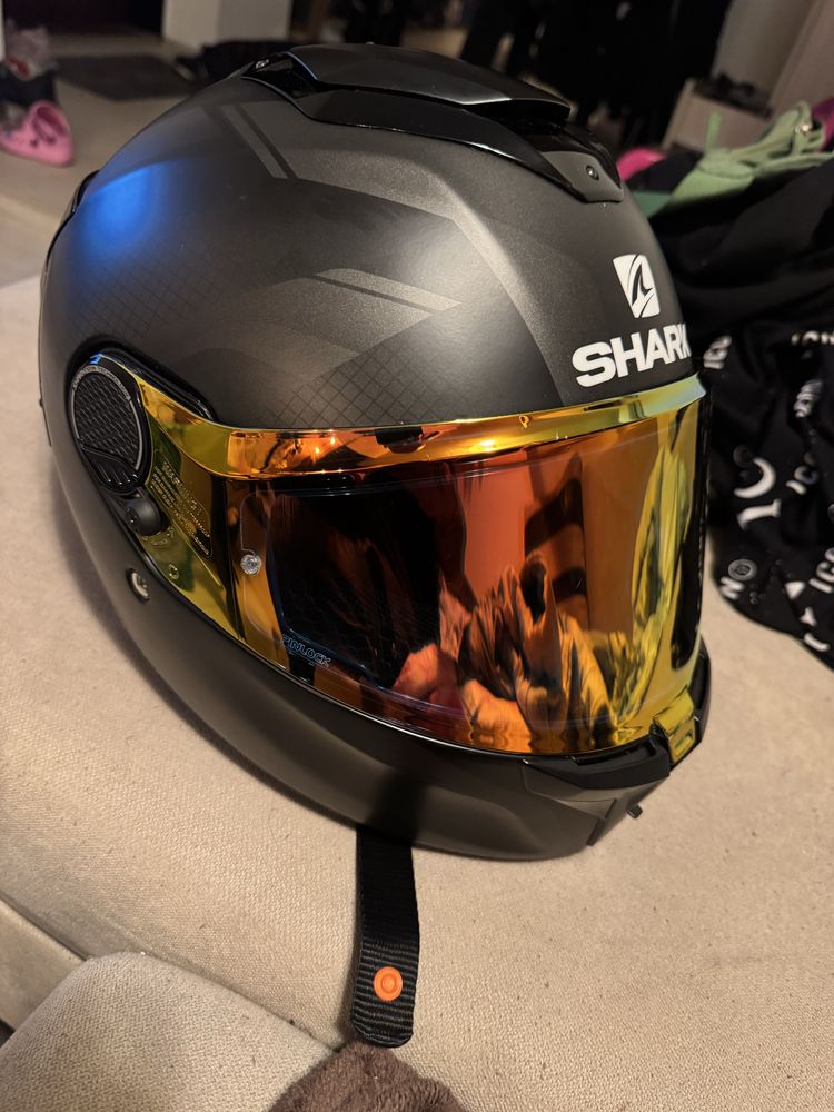 Shark spartan GT като нова.Размер М