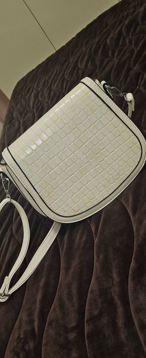 Малки дамски чанти, без забележки като нови