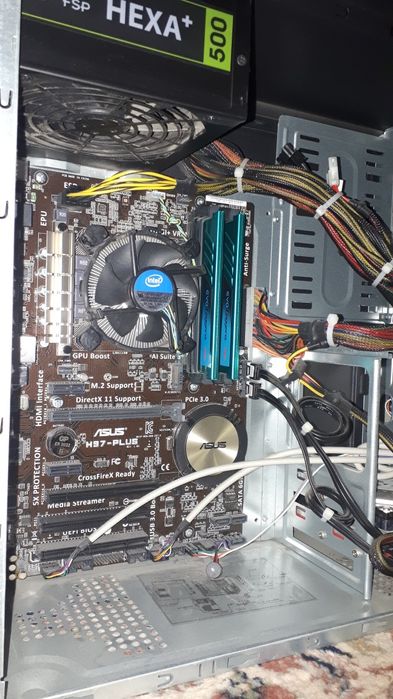 Asus H97-PLUS + Intel I7 4770 + 16GB Ram + SSD + HDD