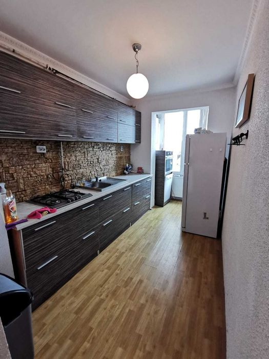 Apartament 3 camere, Decomandat, 70 mp, 2 Parcari, Centru, Iuliu Hosu