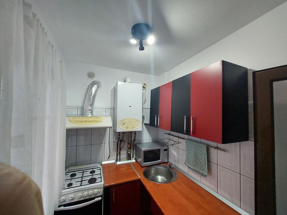 Închiriez garsoniera confort I