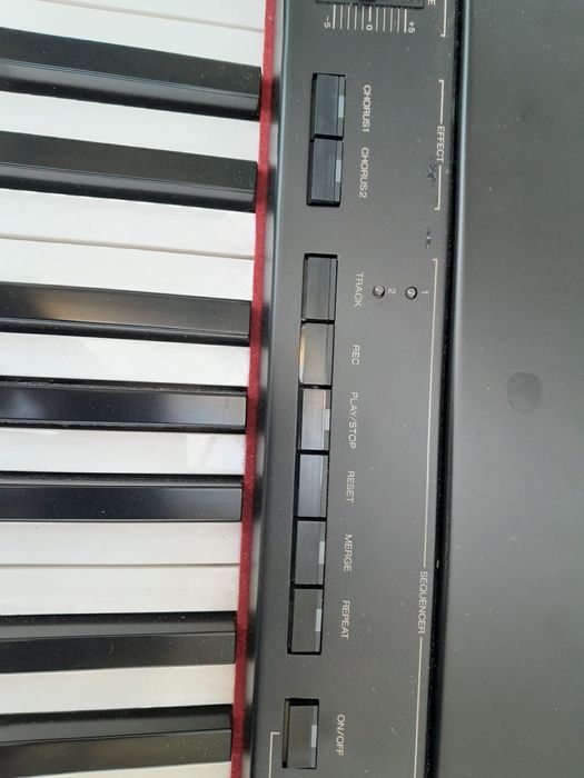 Дигитално пиано Korg