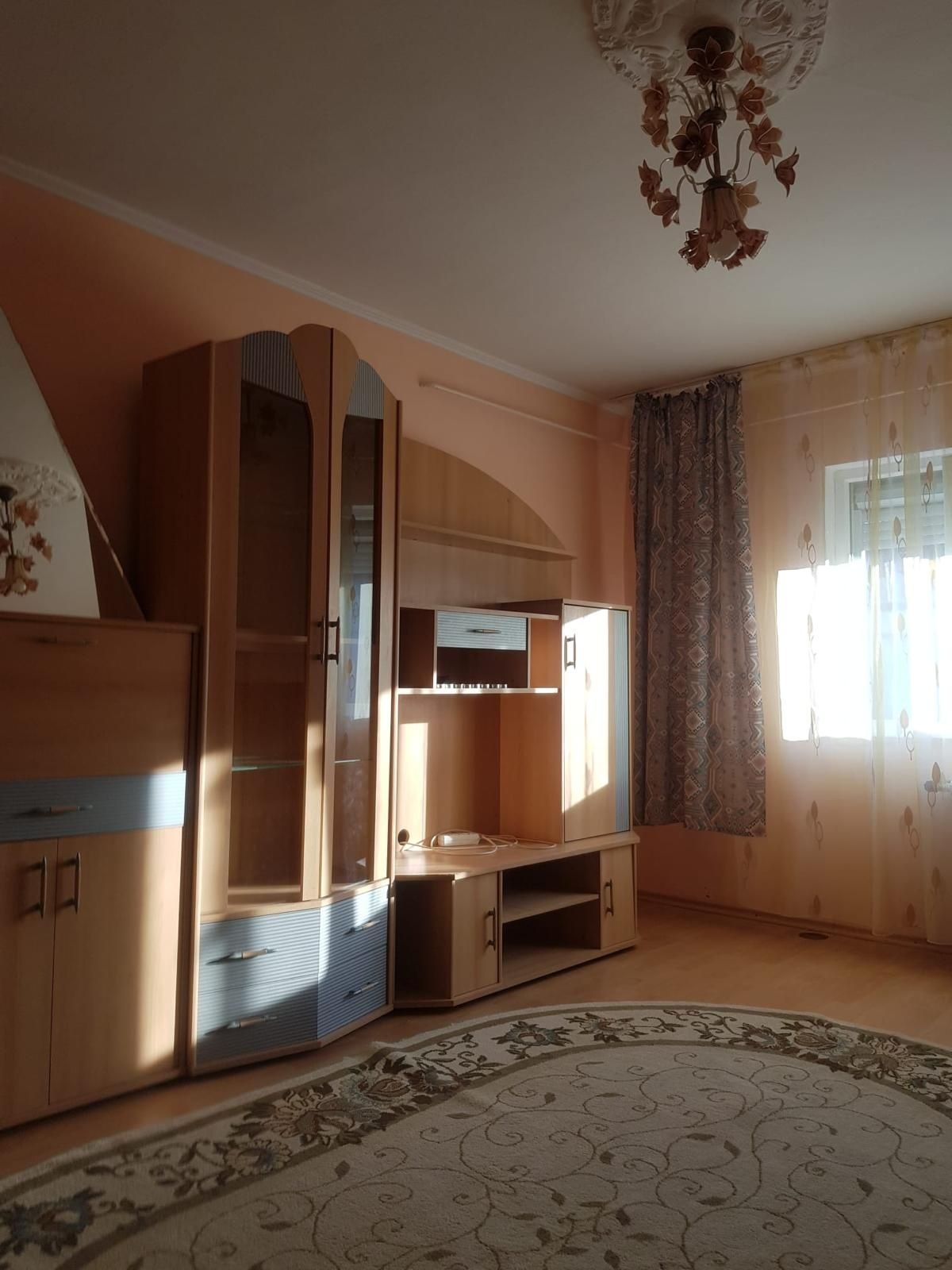 Vând apartament 2 camere PB, zona rogerius