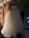 Vand rochie de mireasa!