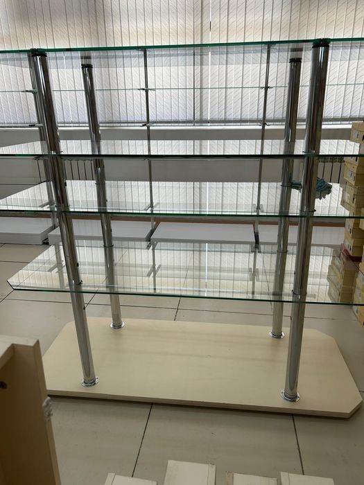 Витрины стеклянные