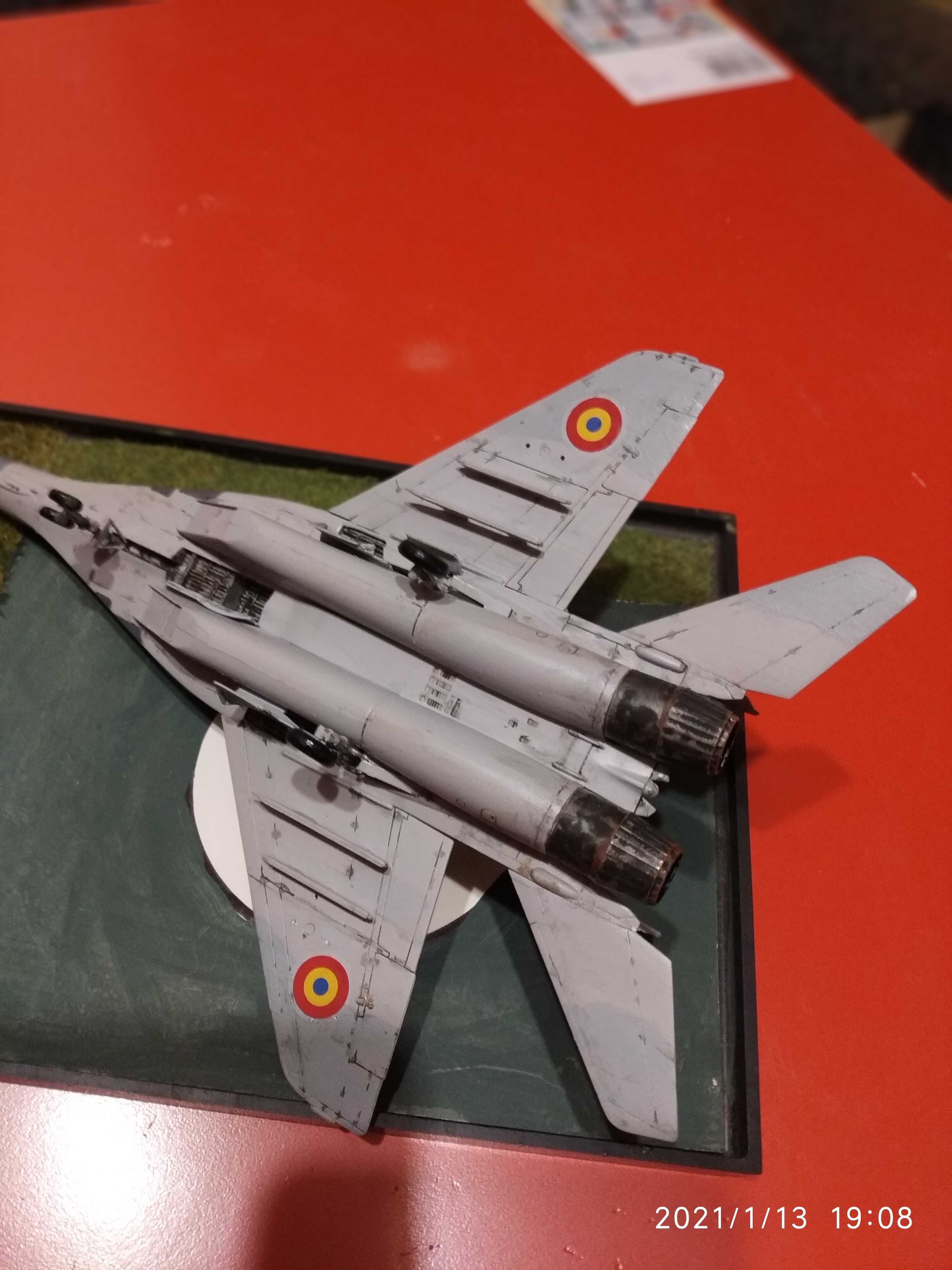 MACHETA avion militar romanesc MIG-29 SCARA 1:72