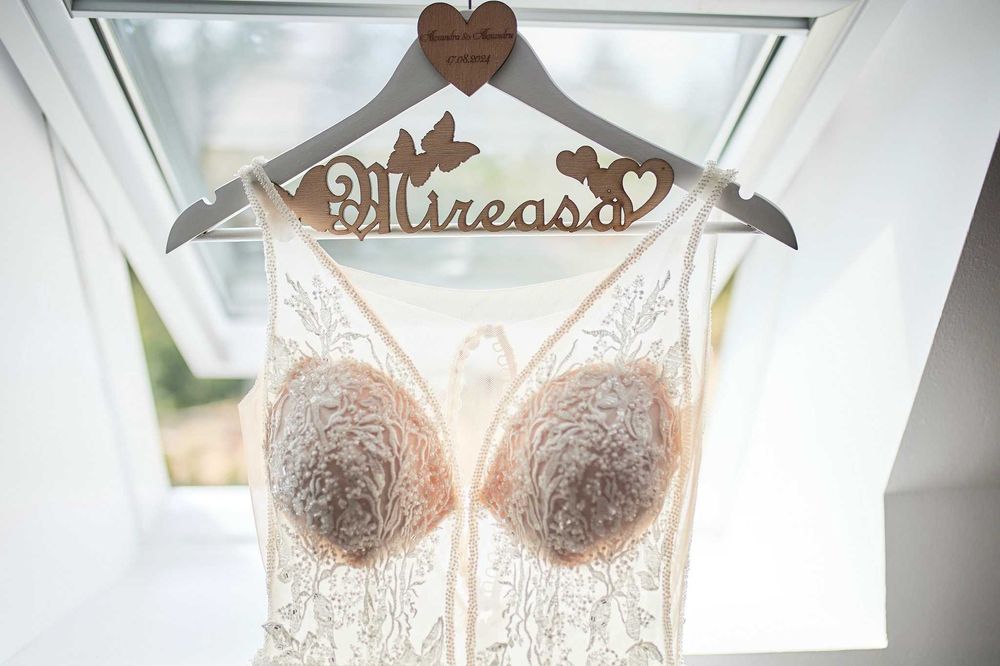Rochie mireasa tip A-line