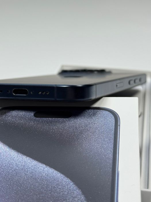 Apple iPhone 15 Pro 256GB - Blue Titanium