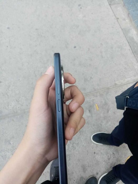 Xuawei nova 12i сотилади