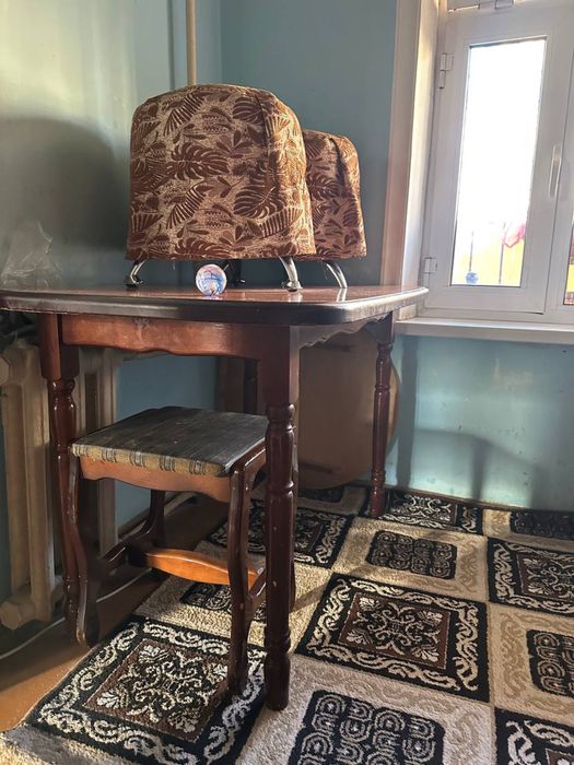 Стол стул сотилади