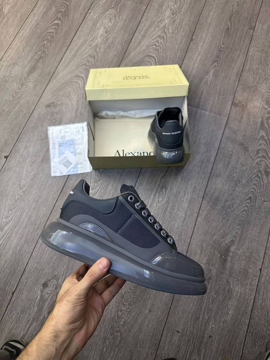 Adidași Alexander McQueen