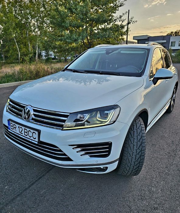Proprietar vand Volkswagen Touareg R Line 3.0 V6, Anul 2017