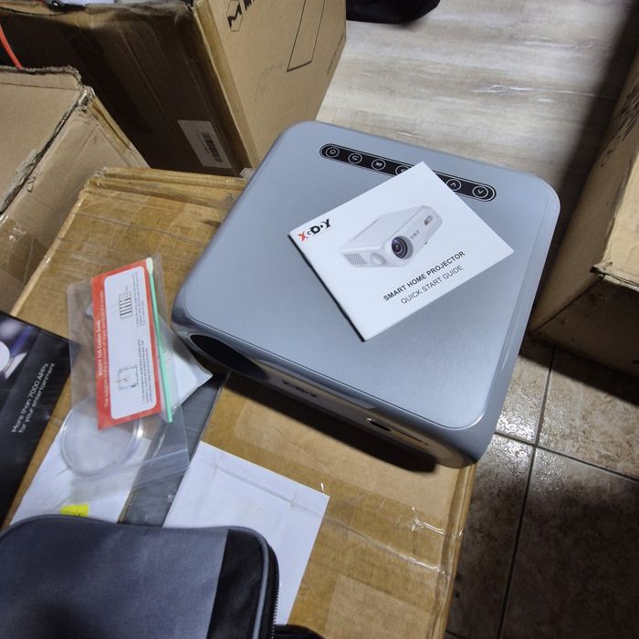 Xgody 4К Интелигентен проектор с Android WiFi Bluetooth,5G 700 ANSI лу