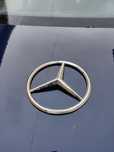Emblemă mercedes