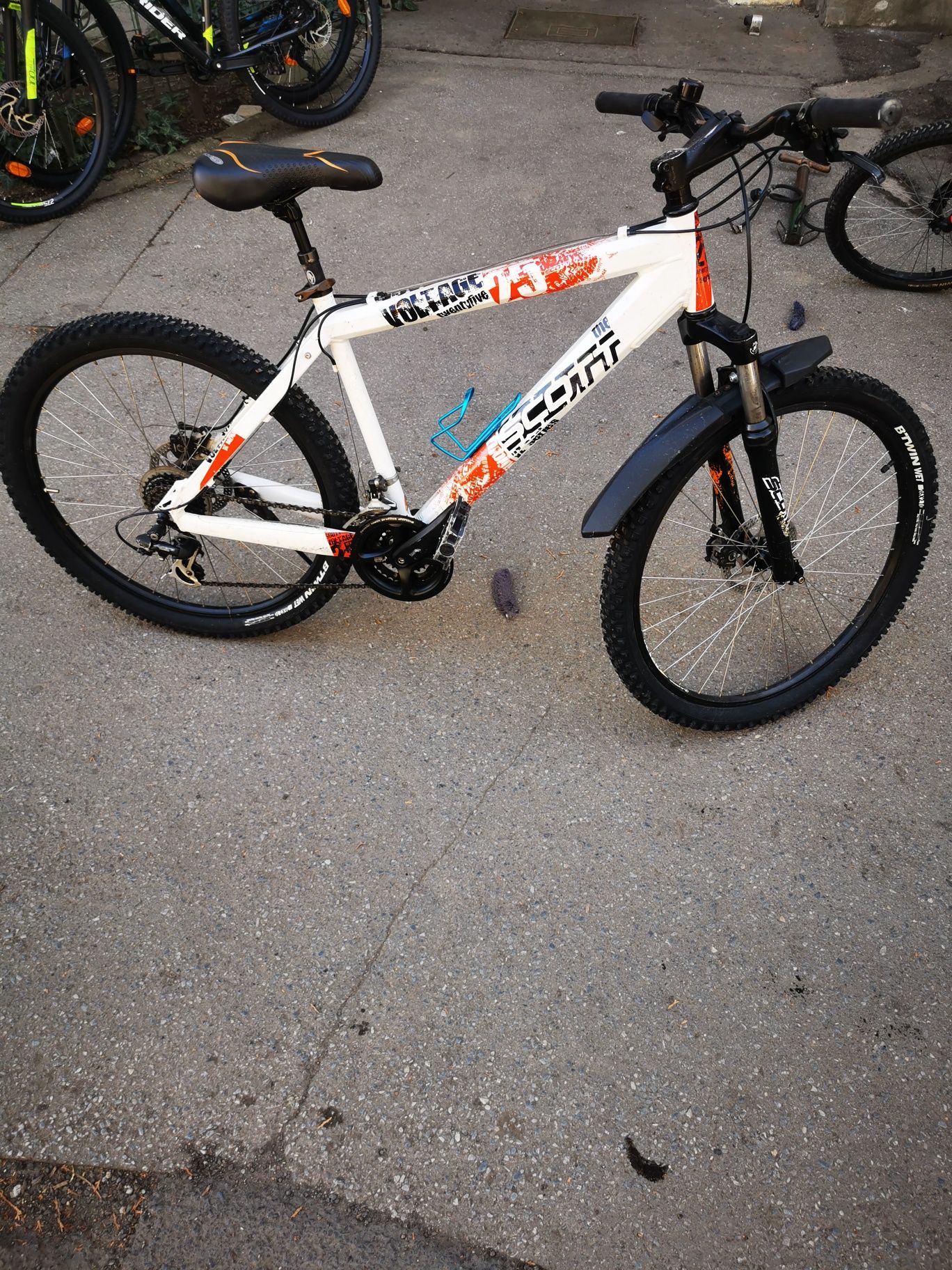 Vand bicicleta Scott, Roti 26