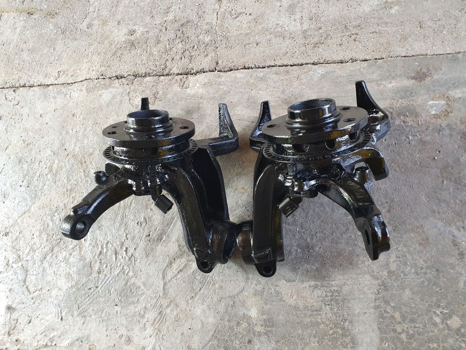 Fuzetă stânga/ butuc/ rulment golf 4 1.4/1.6