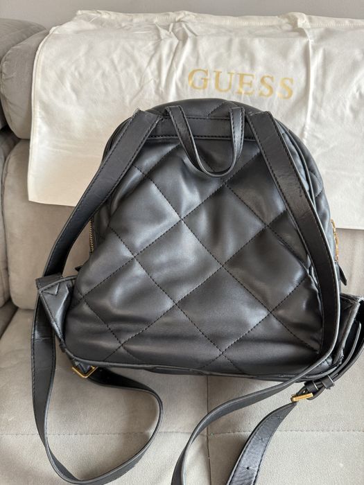 Раница Guess естествена кожа