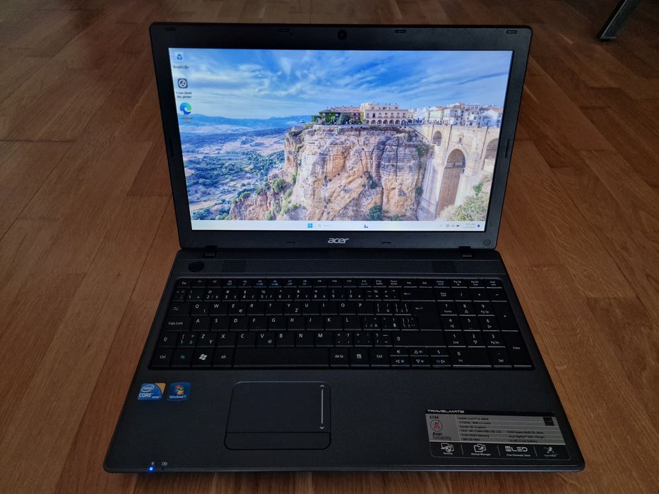 Laptop Acer TravelMate 5744, i3-380m, 8GB RAM, 320GB HDD, Windows 11