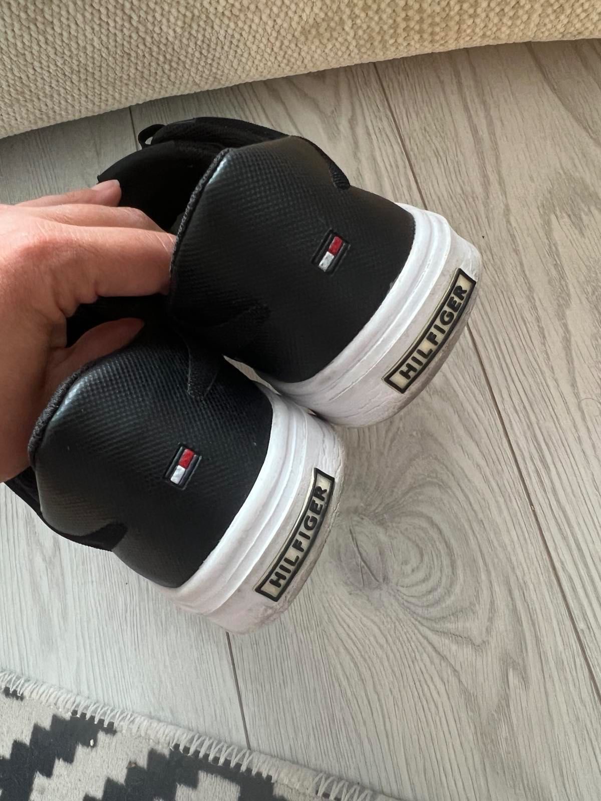 Tommy Hilfiger  Маратонки,Сникърси