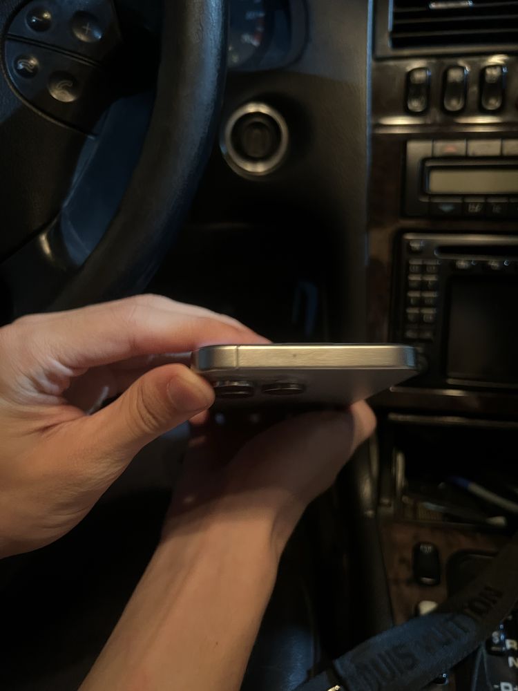 Iphone 15 pro max СРОЧНО