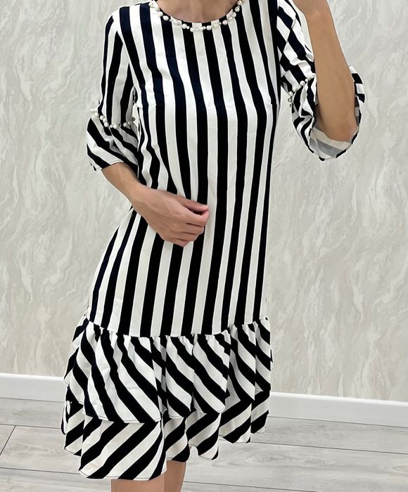 Платья продам . Платье .полосатые