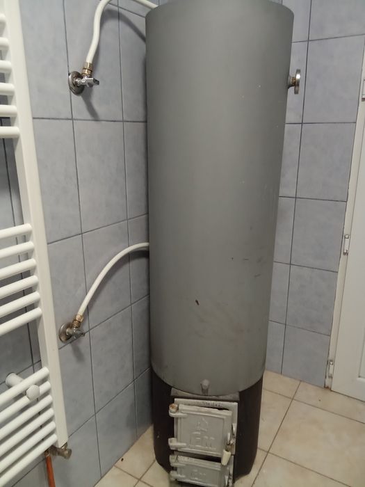 Vând boiler pe lemne