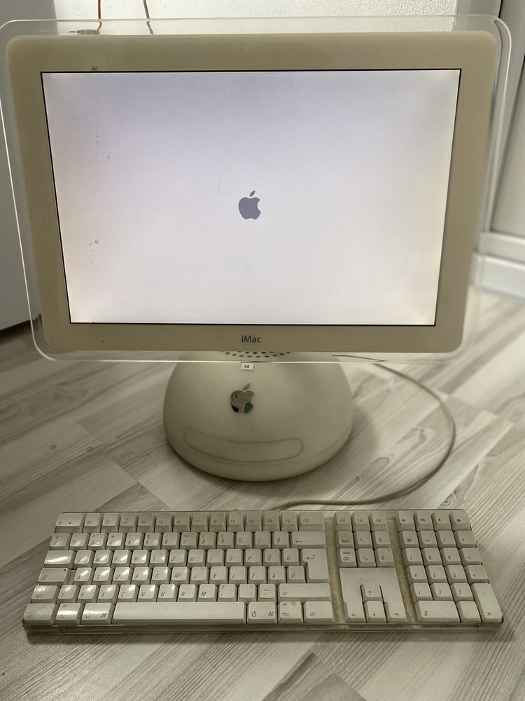 Imac g4 model:sunflower