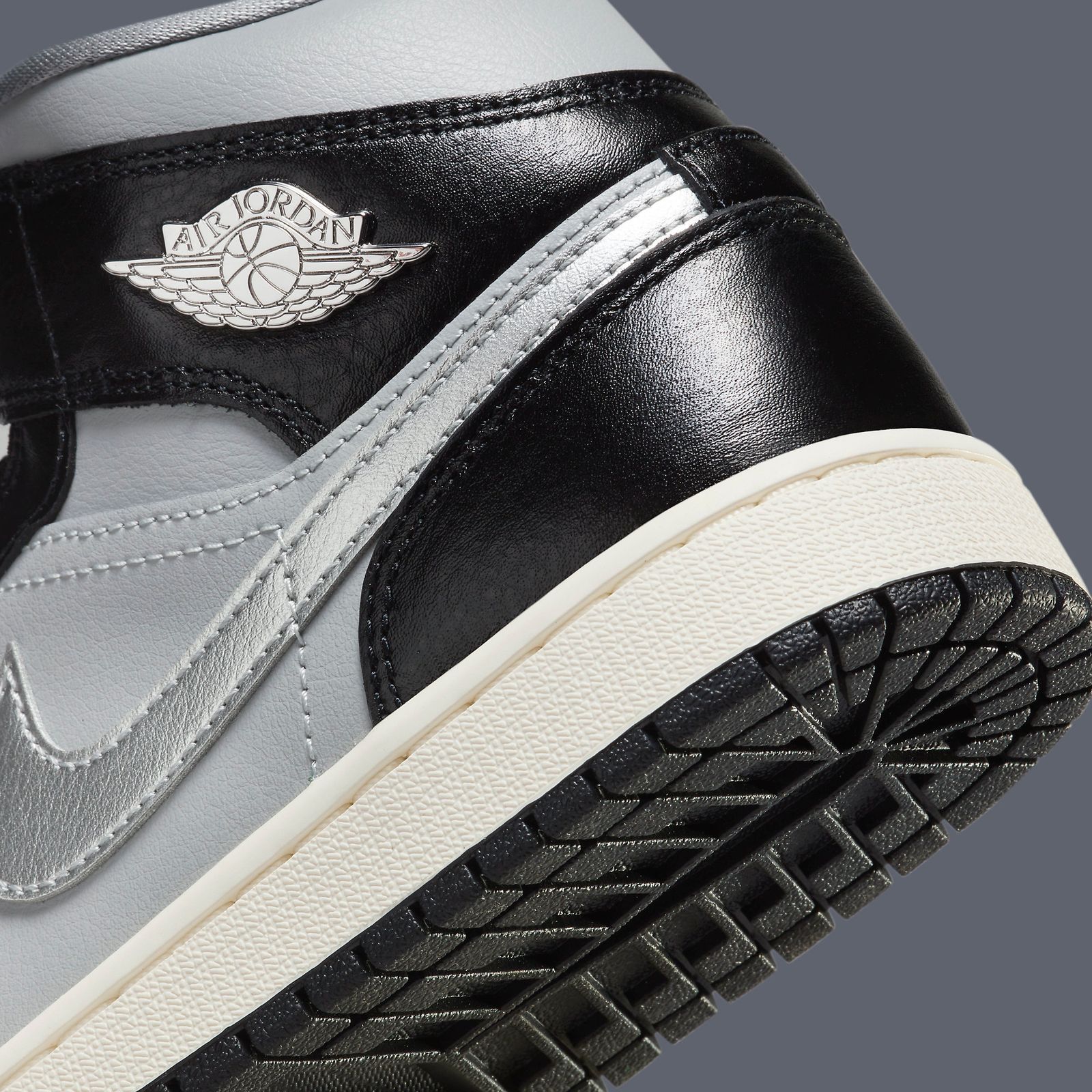 Jordan 1 retro mid "black chrome" 42  originali noi