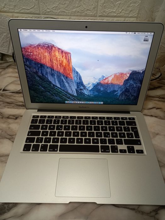 Лаптоп Apple MacBook Air A1466 (EMC 2925) Intel® Core™ i5-5250U