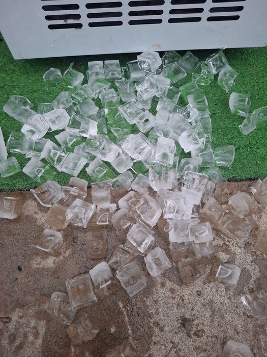 Ледогенератор - 45 кг / 24 ч,