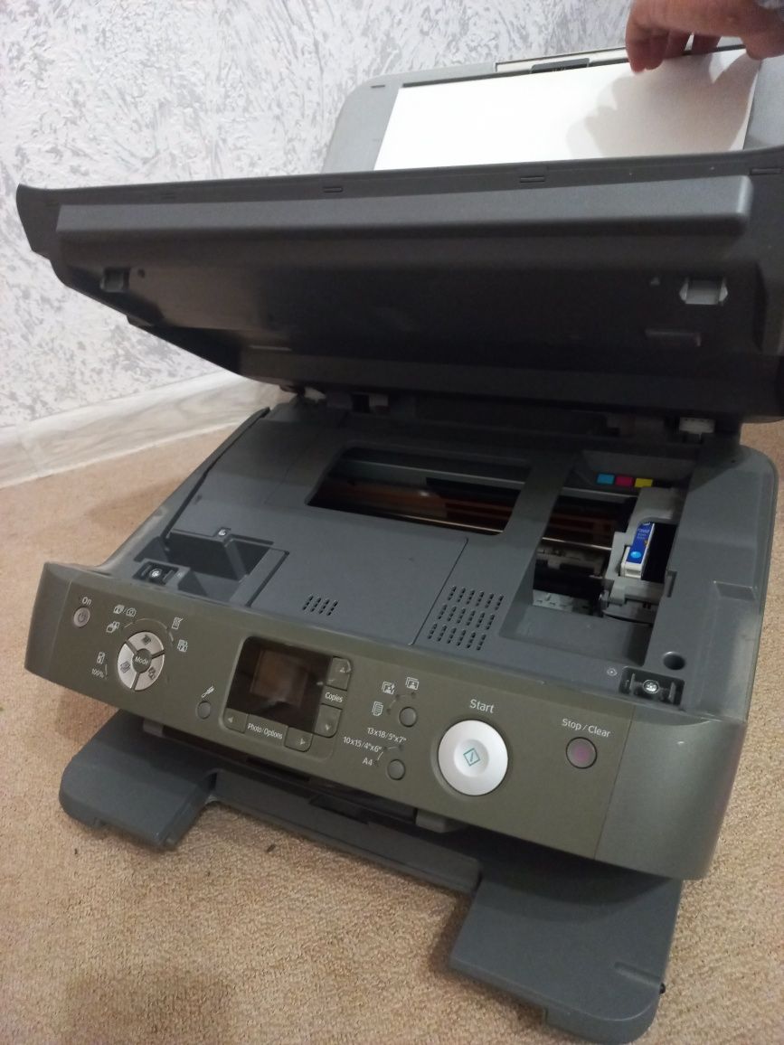 Продам принтер Epson мфу