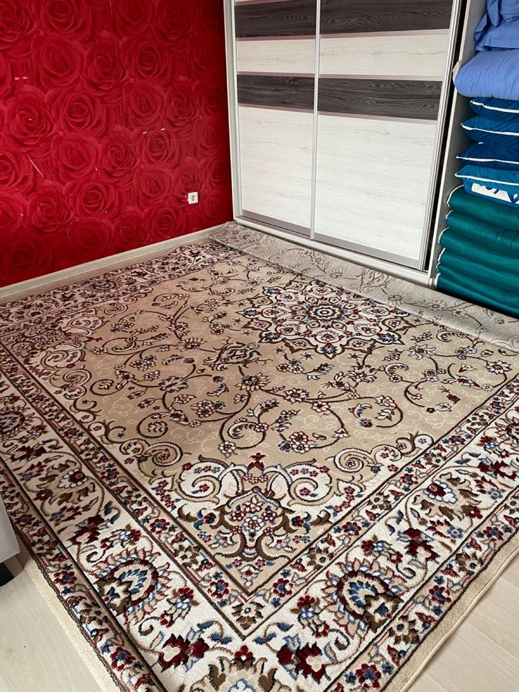 Продам палас в отличном состоянии