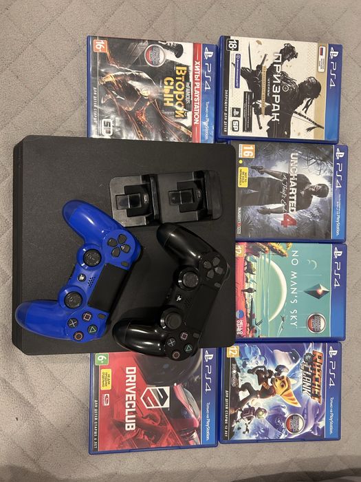 Ps4 Slim в хорошем состояние
