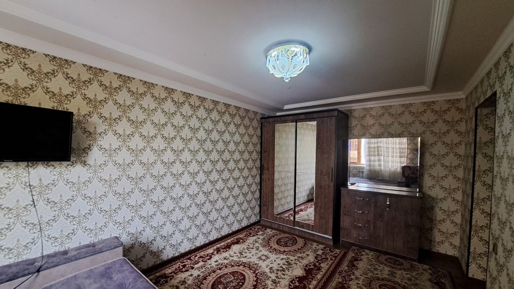 Чирчик шахар 
Окковок хамкор банк  ёнида 
#1-хона 3-этаж 
Квартира