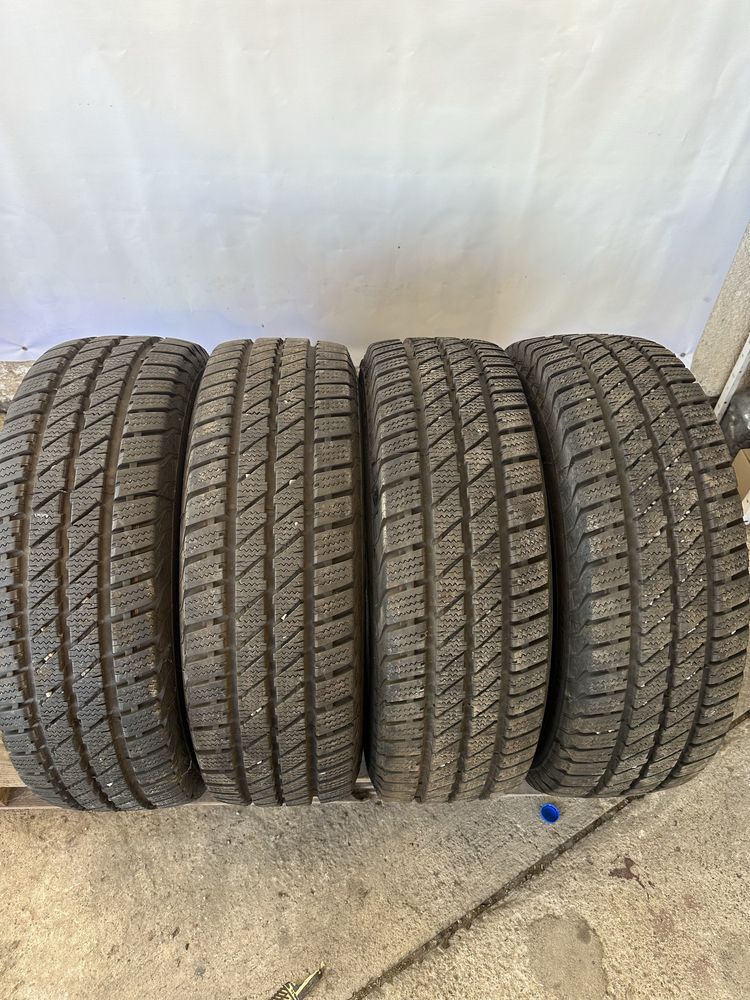 205/65/16c за бус Viking 8pr 4броя дот22