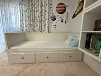 Pat ikea Hemnes alb cu saltea si somiera.Dimensiune 80x2000.