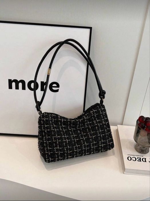 Черна чанта от SHEIN