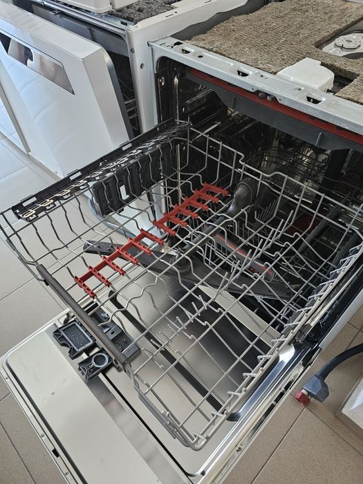 Съдомиялна за частично вграждане AEG