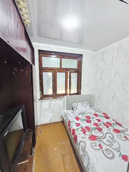 Продаётся 1*2-1-4 Чиланзар 22-квартал 2х3 бал вдол дороги паспорт стол