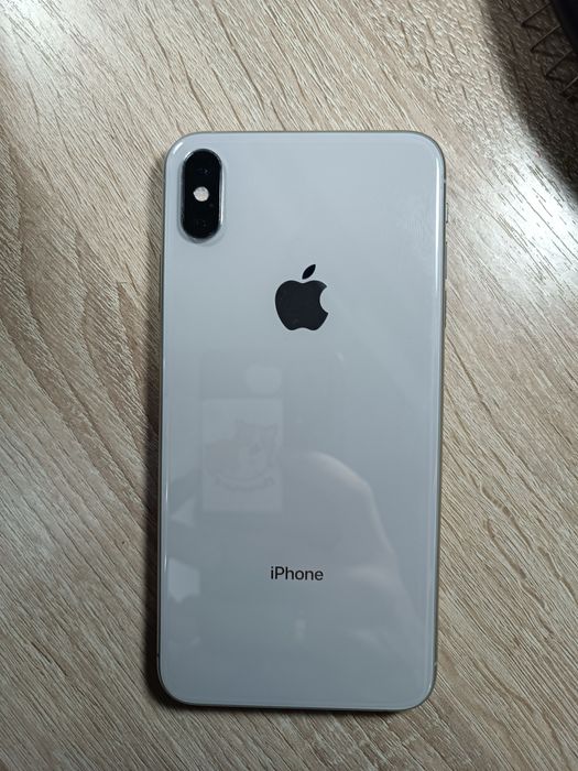 Продам iPhone XS Max
