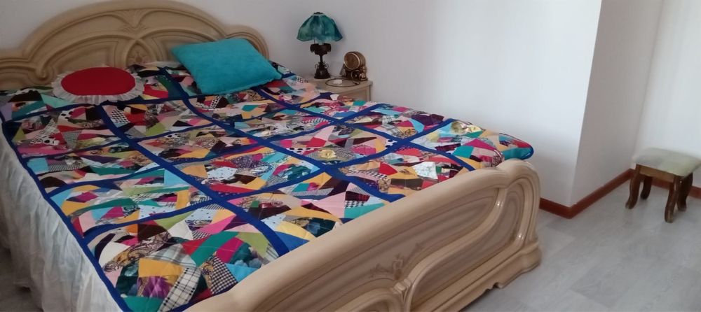 продам кровать и 2 тумбочки