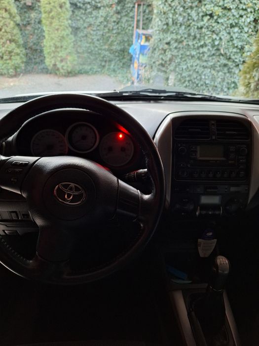 Vând Toyota rav4 sau schimb